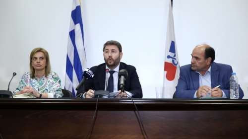 Νίκος Ανδρουλάκης: Οι 8 προτάσεις για την αναγέννηση του ΕΣΥ - &quot;Το ΠΑΣΟΚ δημιούργησε το ΕΣΥ και έχει χρέος&quot;