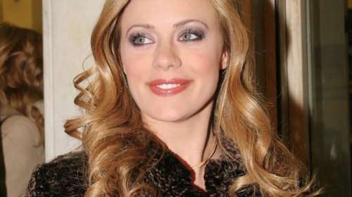 24 χρόνια πριν: Η Ζέτα Μακρυπούλια με πολύ κοντά μαλλιά