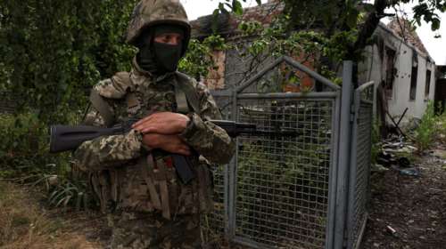 Μετά από 500 ημέρες πολέμου, η Ουκρανία απαριθμεί 494 νεκρά παιδιά