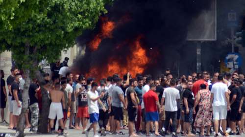 Πηγές ΕΛ.ΑΣ: Κάποιοι υποκινούν τα επεισόδια στον οικισμό των Ρομά στη Λάρισα