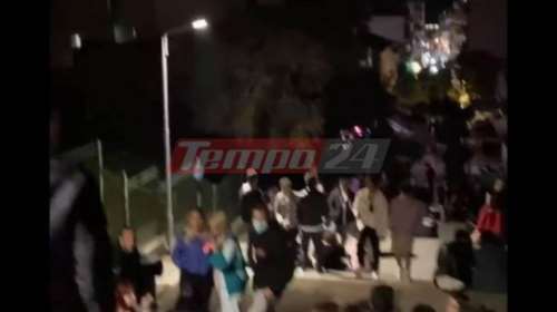 Εστησαν πάλι κορονο-πάρτι στην Πάτρα με το που έφυγε ο Χαρδαλιάς - Συνωστισμός στη Γεροκωστοπούλου [βίντεο]