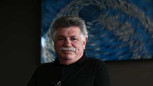 Λευτέρης Λαζάρου: Διαδικτυακή απάτη με φωτογραφία του - Επιτήδειοι &quot;ψαρεύουν&quot; χρήματα με το όνομά του