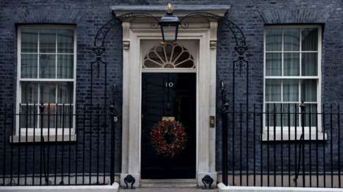 Η Ντάουνινγκ Στριτ καταγγέλλει τον &quot;εμπρηστικό λόγο&quot; του Μασκ στη διαδήλωση της ακροδεξιάς στο Λονδίνο: &quot;Απειλεί με βία&quot;