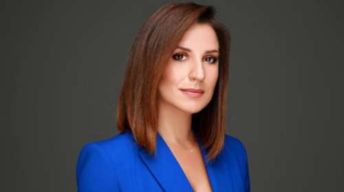 Η πρώτη αντίδραση της Νίκης Λυμπεράκη μετά την επεισοδιακή συνέντευξη με τον Νίκο Καρβέλα