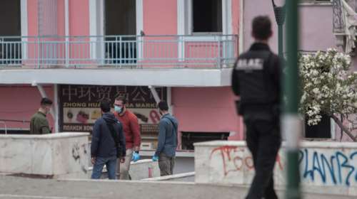 Έγκλημα στη Βαρβάκειο: Bρέθηκε κομμένο λουράκι από τσάντα στο χέρι του θύματος