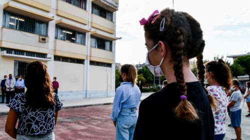 Βόλος: Γυναίκα σε αμόκ μπήκε σε σχολείο και απειλούσε ότι θα μαχαιρώσει μαθητές