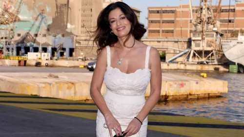 Δωροθέα Μερκούρη: Η επαναστατική θεραπεία που κάνει την επιδερμίδα της να λάμπει