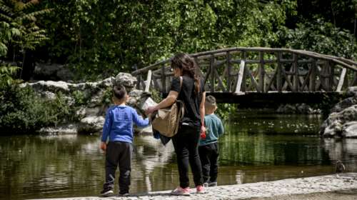 Καιρός: Ήλιος, ζέστη και για πρώτη φορά φέτος 30 βαθμοί Κελσίου
