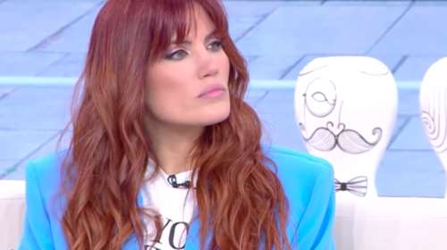 Μαίρη Συνατσάκη: Σκέφτομαι πώς θα την επηρεάσει αυτό στην ανάπτυξή της