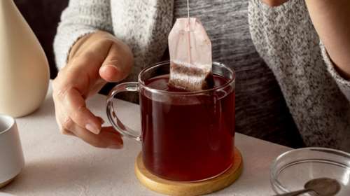 Ανησυχητική ανακάλυψη για τους λάτρεις του τσαγιού: Τι μπορεί να περιέχει - Δεν είναι ορατό με το μάτι