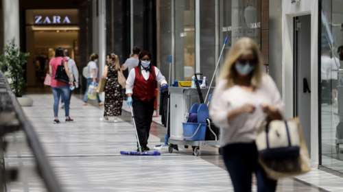 Ανοίγουν  εμπορικά κέντρα και εκπτωτικά χωριά με &quot;πλαφόν&quot; και αποστάσεις