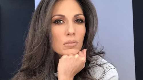 Η Ανθή Βούλγαρη ήταν μία άκρως ανατρεπτική νύφη: Τα υπέροχα &quot;ανορθόδοξα&quot; παπούτσια και το gypsy style νυφικό του ονείρου