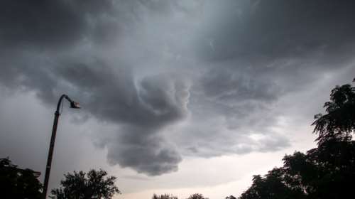 Καταφτάνει ψυχρό μέτωπο από τα Βαλκάνια - Πτώση της θερμοκρασίας και βροχές