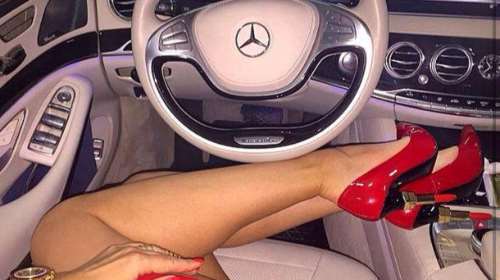 Επίθεση με βιτριόλι: Οι δυο μυστήριες- αισθησιακές φωτογραφίες στο προφίλ της ύποπτης στο facebook