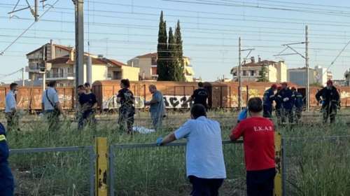 Tραγωδία στη Λάρισα: Νεκρός 21χρονος μετά από παράσυρση τρένου [Εικόνες]