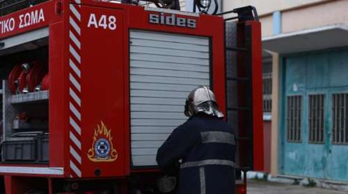 Συναγερμός στην Ελευσίνα: Κινητοποίηση για φωτιά σε αποθήκη εργοστασίου