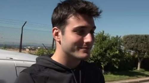 Ο γιος του Πλούταρχου στην πρώτη αντίδραση μετά τη μήνυση του πατέρα του στη θαυμάστρια