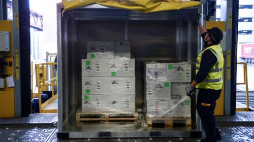 Κορονοϊός: Η Ελλάδα προσφέρει στη Βόρεια Μακεδονία 20.000 εμβόλια AstraZeneca