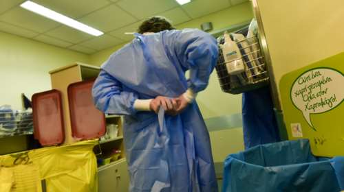 Πνευμονολόγος Κοτανίδου: &quot;Αν αντέξουμε ακόμα 2 εβδομάδες, θα είμαστε σε καλή κατάσταση&quot;