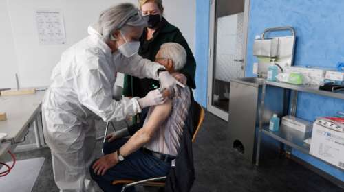 Γερμανία: Φτάνουν σήμερα τα εμβόλια της Moderna - Παράθυρο για ταξίδια στο εξωτερικό το καλοκαίρι