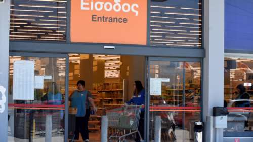 Κορονοϊός: Αφανείς ήρωες της κρίσης οι υπάλληλοι των σούπερ μάρκετ