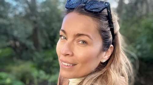 Μαριέττα Χρουσαλά: Ο ενθουσιασμός της με το &quot;ερυθρόλευκο&quot; δώρο που έλαβε