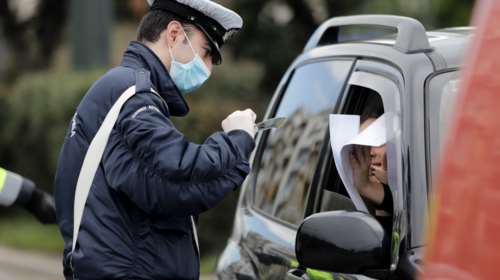 ΕΛ.ΑΣ: Δεν αστυνομεύουμε τις δραστηριότητες των πολιτών σε πλατείες και παραλίες [βίντεο]