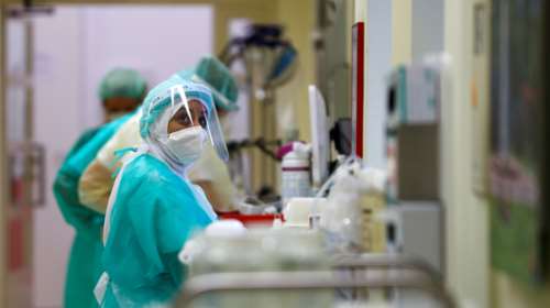 Κορονοϊός: Διπλάσιος ο κίνδυνος λοίμωξης  για τους ανθρώπους με άνοια