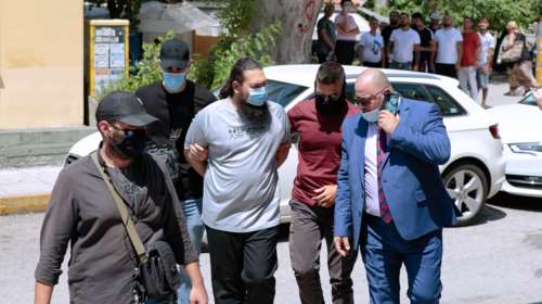 Μονή Πετράκη: Προφυλακίστηκε ο ιερέας για την επίθεση με βιτριόλι - &quot;Εριξα το υγρό σε ένδειξη αγανάκτησης και πόνου ψυχής&quot;