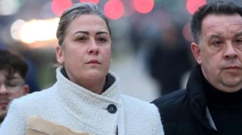 Η κόρη της Ζιζέλ Πελικό μήνυσε τον πατέρα της ισχυριζόμενη ότι την νάρκωνε και τη βίαζε