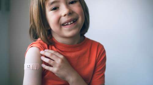 Μηνιγγίτιδα Β: Μία σοβαρή νόσος στα παιδιά και τους εφήβους που προλαμβάνεται