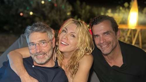 H Σμαράγδα Καρύδη άνοιξε το σπίτι της στην Αθήνα για μία ευχάριστη αφορμή