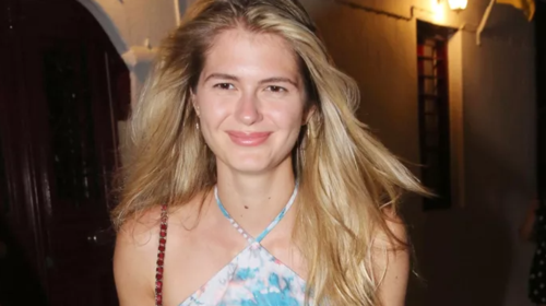 H Αμαλία Κωστοπούλου κράτησε την αγαπημένη τσάντα της Kendall Jenner και της Hailey Bieber