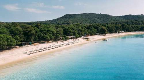 Daily Mail: Αυτά είναι τα 10 ελληνικά νησιά που προτιμούν περισσότεροι οι τουρίστες