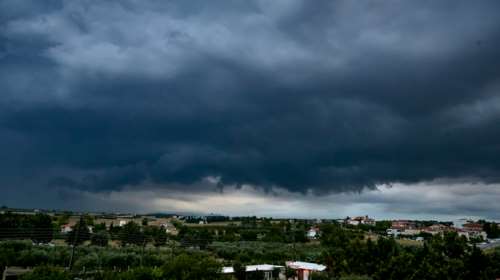 Σαρώνει η "Θάλεια": 9.900 κεραυνοί στη Βορειοδυτική Ελλάδα [Βίντεο-Εικόνες]