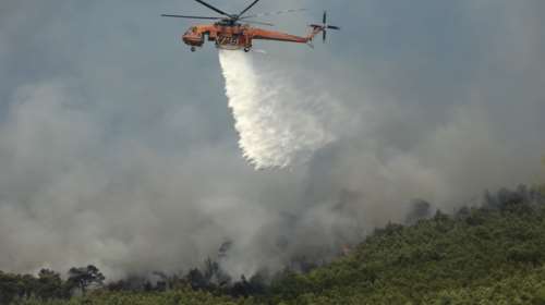 Σε εξέλιξη πυρκαγιά στην περιοχή του Πόρτο Γερμενό - &quot;Μάχη&quot; δίνουν ισχυρές δυνάμεις