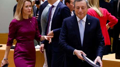 &quot;Α, οι Ιταλοί&quot;: Ο Μάριο Ντράγκι έφτασε με στυλ στη Σύνοδο Κορυφής - Η εντυπωσιακή Maserati και οι Alfa Romeo [Βίντεο]