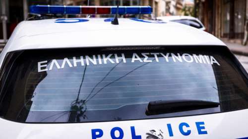 Τρόμος έξω από τα δικαστήρια στα Χανιά: Κουκουλοφόρος μαχαίρωσε δικηγόρο