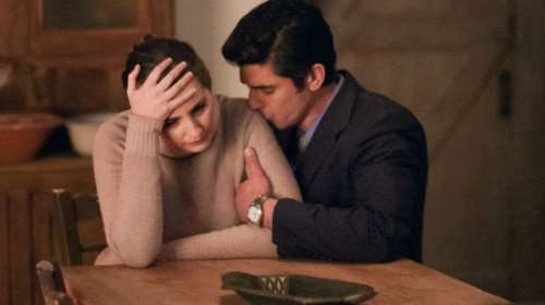 Άγριες Μέλισσες spoiler: Η δολοφονία μιας γυναίκας οδηγεί την Ελένη στην κατάρρευση