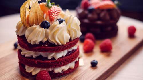 Εορτολόγιο: Ολα τα ονόματα που γιορτάζουν σήμερα, Δευτέρα 8 Μαΐου