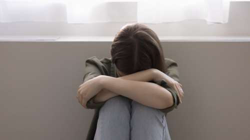 Σε προαύλιο σχολείου βίασε τη 12χρονη στην Πάτρα - Ο 16χρονος την προσέγγισε μέσω instagram