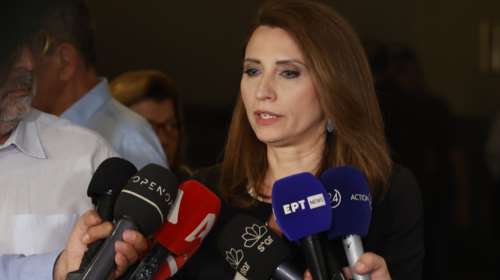 Πρετεντέρης για πιθανή μεταγραφή της Νίνας Κασιμάτη στο ΠΑΣΟΚ: "Αν μαζέψουν Νίνες, θα γίνουν πρώτο κόμμα;"