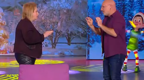 Ματίνα Παγώνη: &quot;Μπούκαρε&quot; στο στούντιο του Νίκου Μουτσινά - &quot;Να πεις στον κόσμο πηγαίνετε να εμβολιαστείτε&quot; [Βίντεο]