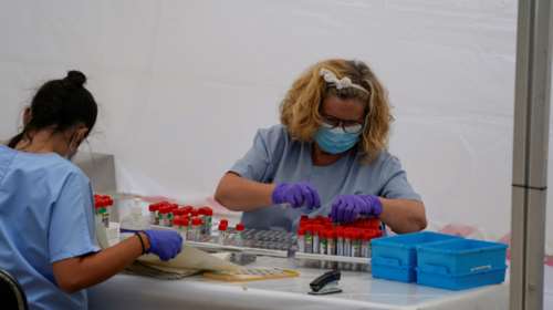 Μαγιορκίνης: Αυτά τα τέσσερα πράγματα γνωρίζουμε για το εμβόλιο της Οξφόρδης