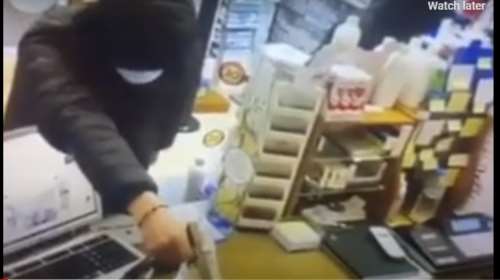 Βίντεο από τη ληστεία δύο ανηλίκων σε φαρμακείο της Ηλιούπολης