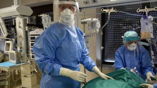 Κορονοϊός: &quot;Κόψτε τα τραπέζια και τις τσικουδιές σε σπίτια&quot; - Έκκληση της διευθύντριας της ΜΕΘ στο νοσοκομείο Χανίων