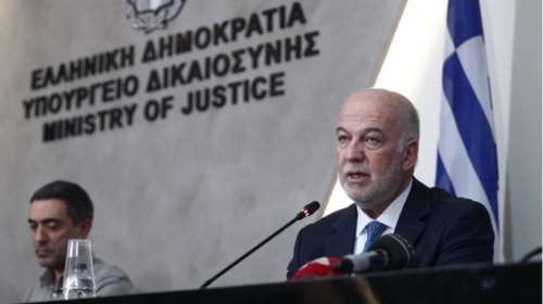 Αναβολή επ΄αόριστον για τον γάμο των ομόφυλων ζευγαριών: Δεν υπάρχει τέτοιο θέμα στο υπουργείο Δικαιοσύνης, λέει ο Φλωρίδης