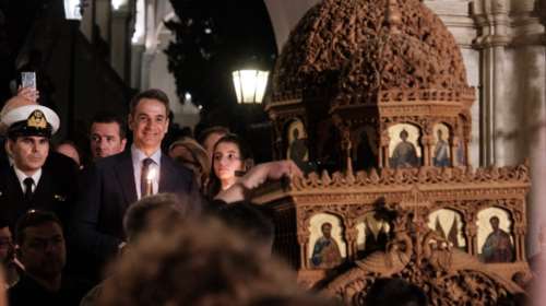 Κ. Μητσοτάκης: Στον Επιτάφιο στην Τήνο  ο πρωθυπουργός - Για Πάσχα στο νησί με την οικογένειά του