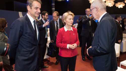 Στην Αθήνα η Ούρσουλα φον ντερ Λάιεν για τους ανήλικους πρόσφυγες