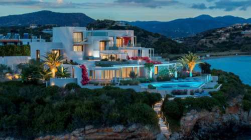 Ρώσος Κροίσος έφτιαξε 17 υπερπολυτελείς σουίτες στην Ελούντα μόνο για... Ρώσους τουρίστες